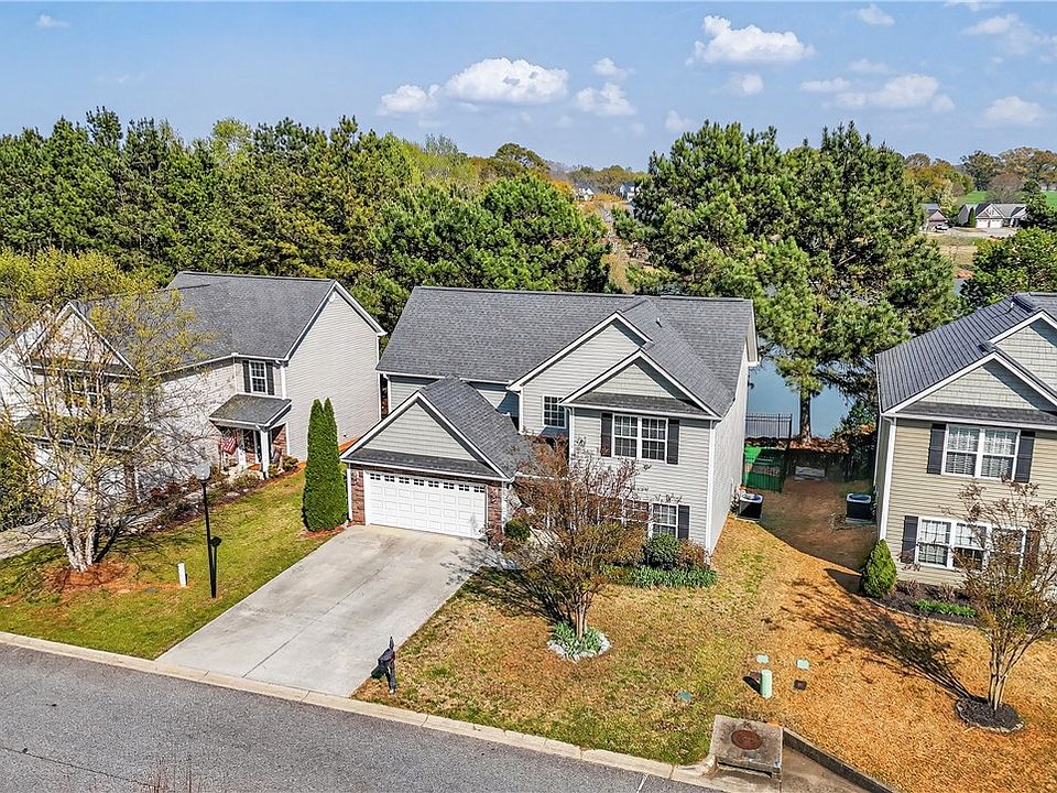 1st image of 114 Gallant Ln