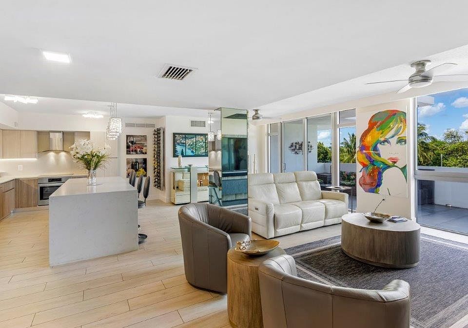 1st image of 111 SE 1st Avenue #302