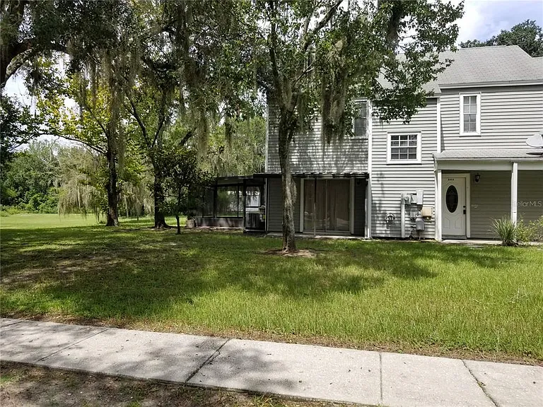 8202 Broward Pl — Photo 3