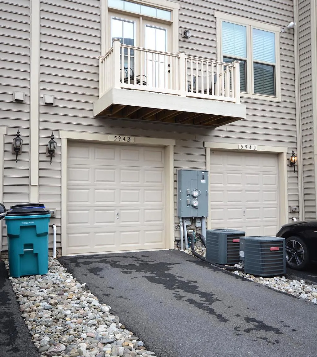 3 bed, 2.5 bath, $2,600 — Photo 3