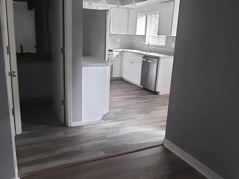 925 Fenton Ln — Photo 8