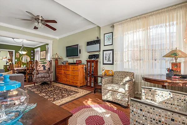 Sold by Sold By Bart Real Estate Partners inc | media 4