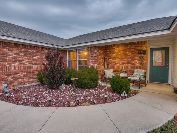 142 Valley Meadow Dr, Decatur, TX 76234