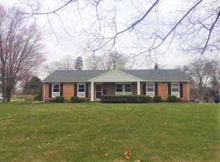 726 E Carisbrook Dr, Maumee, OH 43537