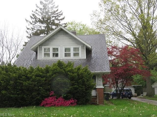 2nd image of 106 N Pershing Ave