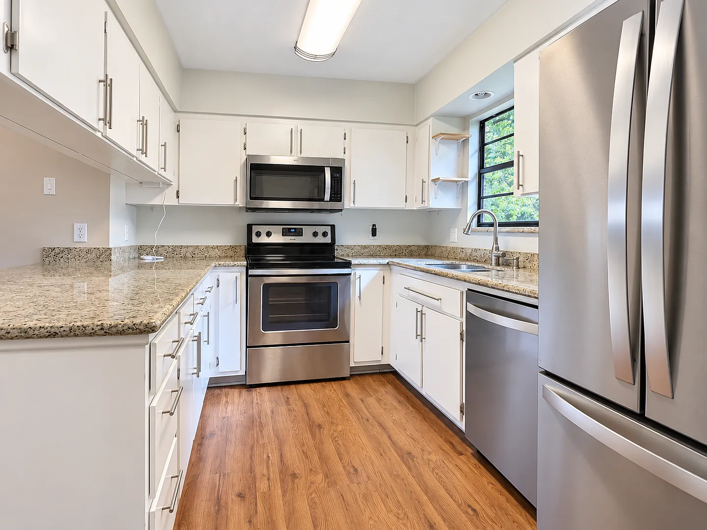 Charming 2-Bedroom, 2-Bath Home in Northwood Pines — Photo 4