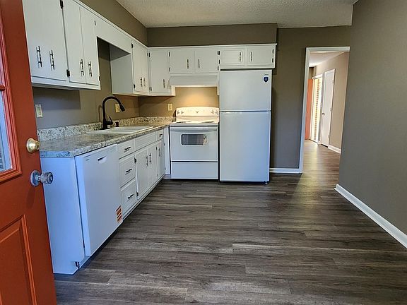 4th image of 704 Denson Ave NW