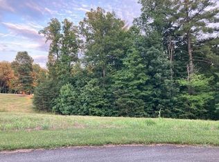 30 Revolution Rd, Wirtz, VA 24184