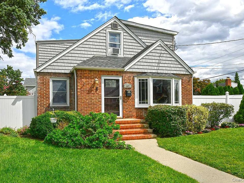 1st image of 102 Roxbury Road