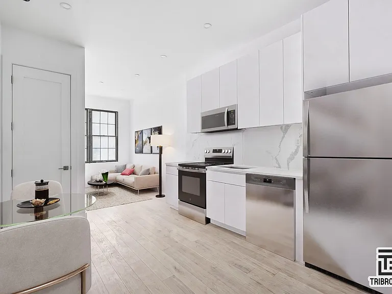 416 Lorimer St #1R — Photo 4