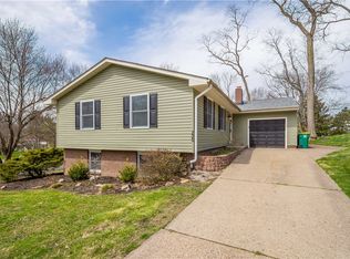 220 Hunting Ridge Rd, Bridgeville, PA 15017