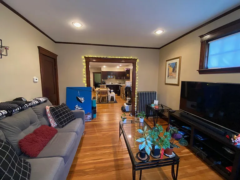 305 Belgrade Ave #3R — Photo 5