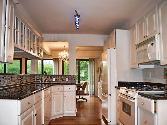 5th image of 3066 Moon Lake Dr #116
