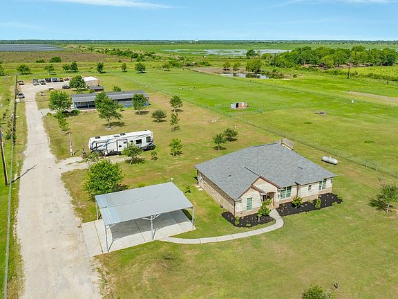 4th image of 2180 County Road 212