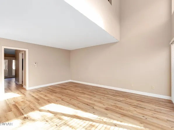 1104 N Pkwy, Jackson, TN 38305