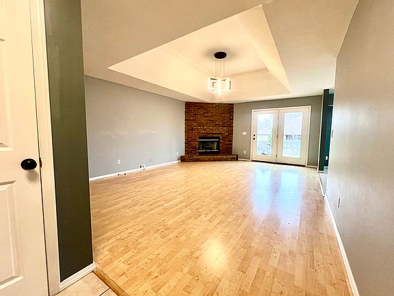 3rd image of 3125 S Fort Ave