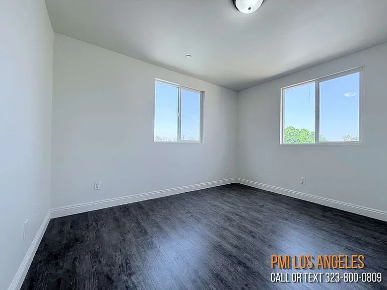 1440 E 42nd St — Photo 12