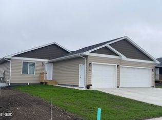 16 27th St NW, Watertown, SD 57201