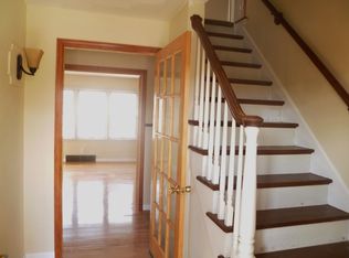 911 Adams St, Saint Charles, MO 63301