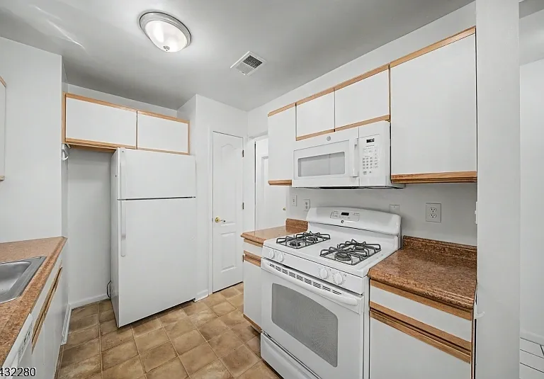 415 Union St — Photo 4