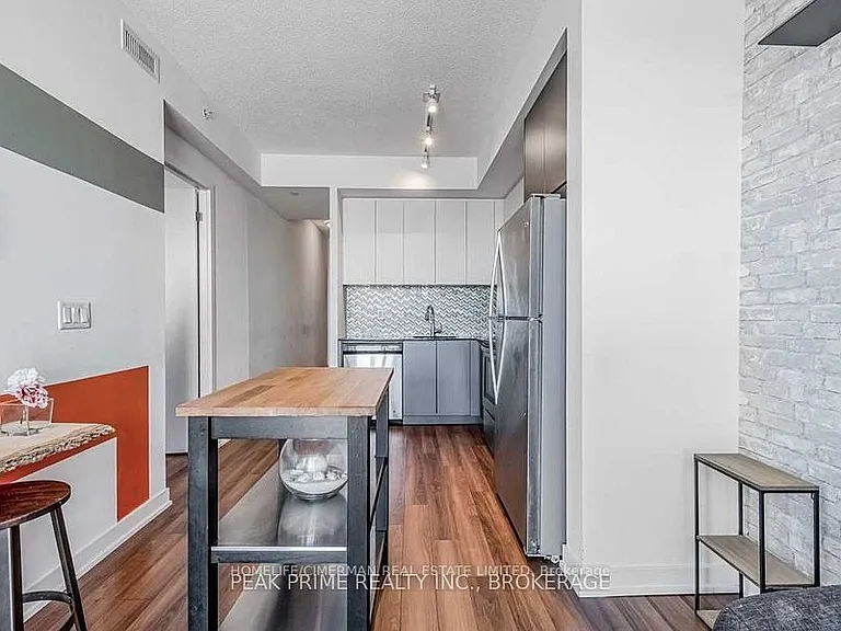 5240 Dundas St #B608 — Photo 10