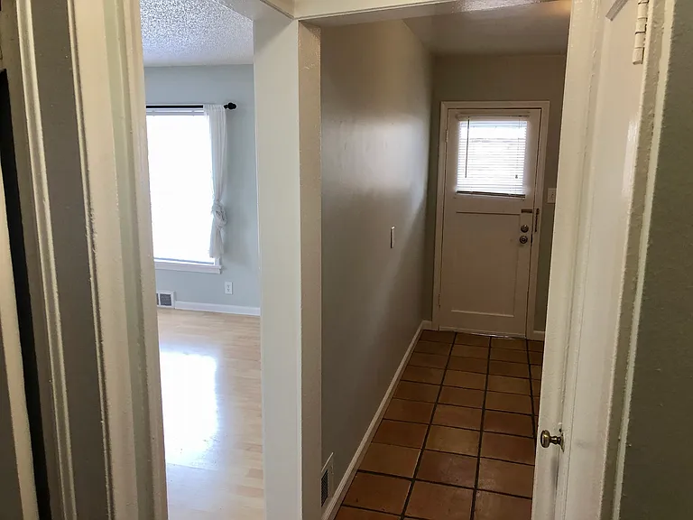 271 E 5th Ave #271 — Photo 5