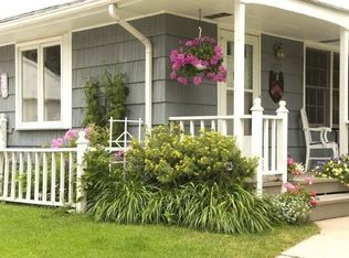 1837 Tatum St, Falcon Heights, MN 55113