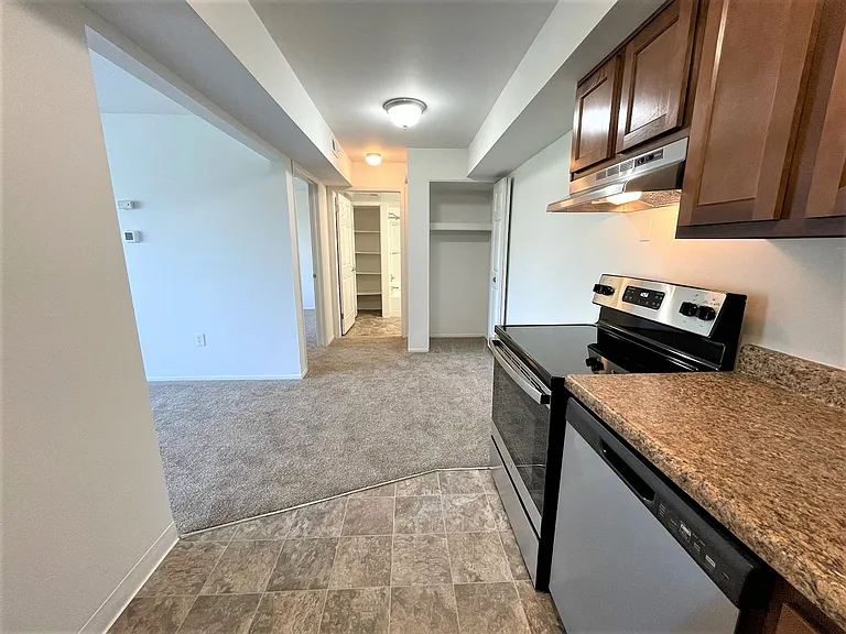 Charter Oaks Apartments — Photo 102