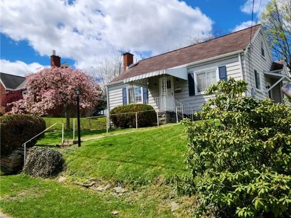 207 S 6th St, Youngwood, PA 15697