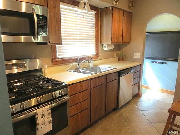 4th image of 725 W Woodbine Ave