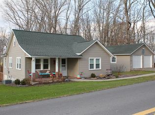 1421 Brush Rd, Lewisburg, WV 24901