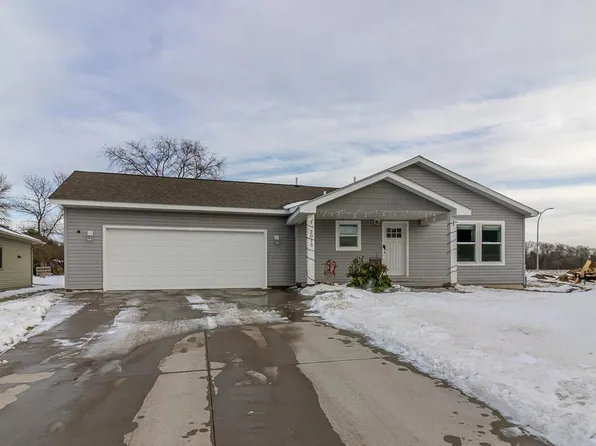 2015 Essler Dr, Saint Peter, MN 56082