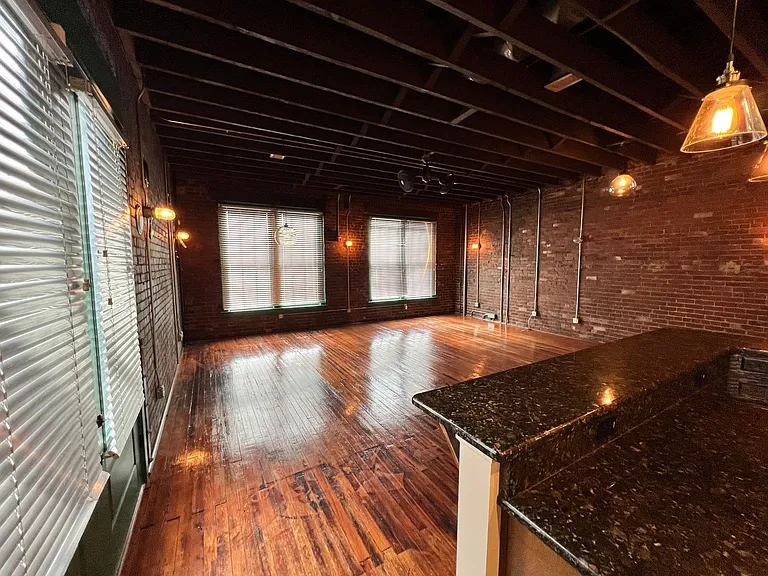 301 Market St SE — Photo 39