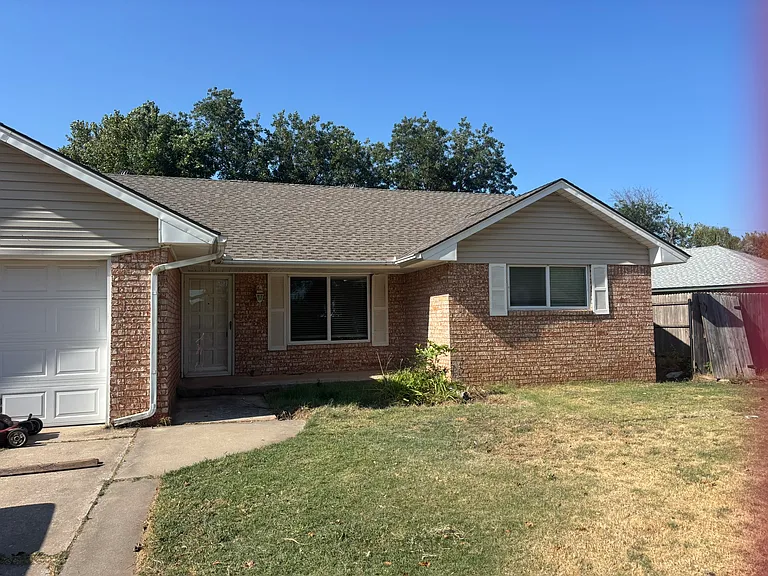 1703 Lancaster Cir — Photo 11