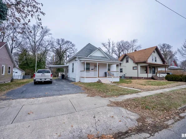 215 S Pruyn St, Salem, IL 62881