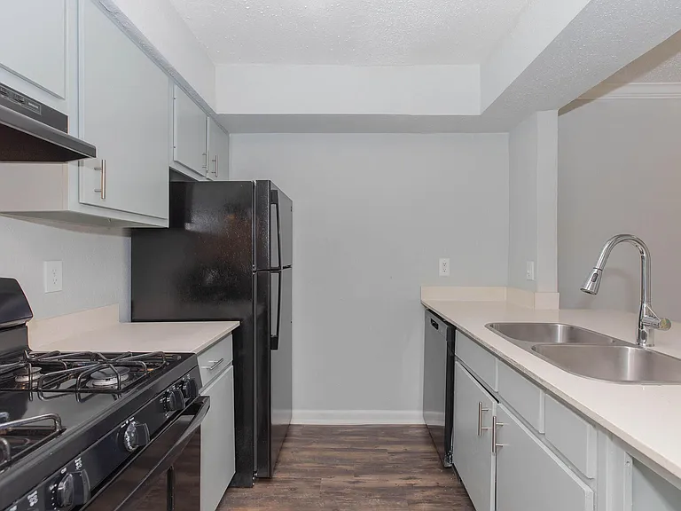 Galleria Flats Apartments — Photo 18