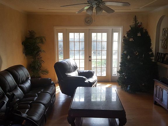 2nd image of 4002 San Luis Dr
