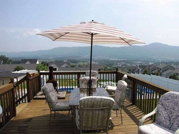 PERFECT FOR ENTERTAINING