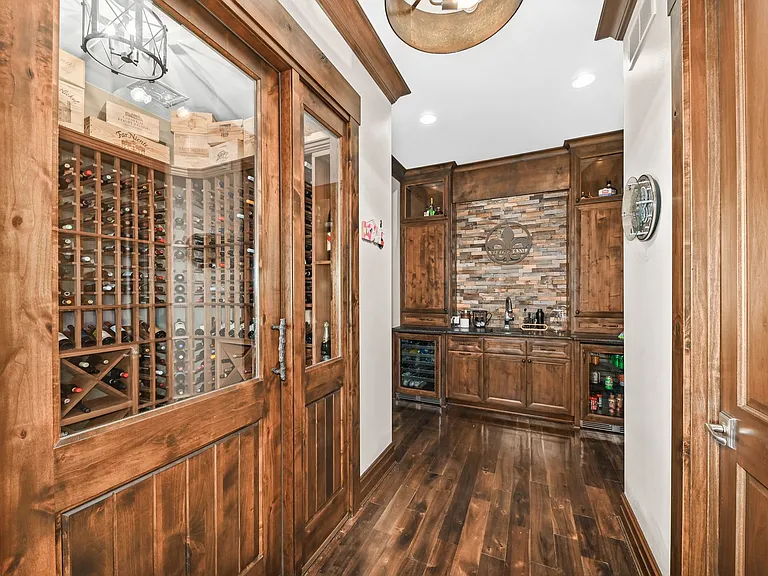 1626 Twisted Oak Ct — Photo 18