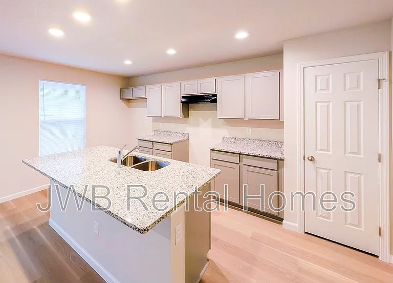 3627 McMillan Ave — Photo 2