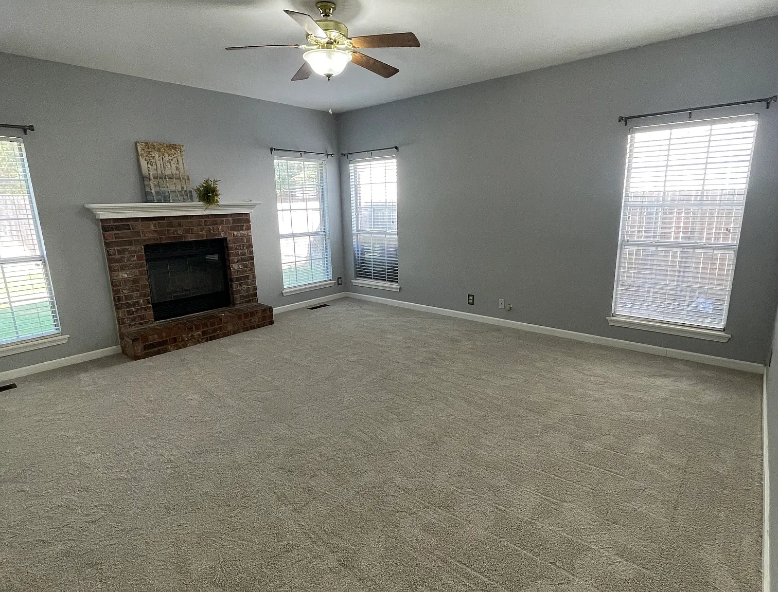 4 bed, 2.5 bath, 2597 sqft, $2,299 — Photo 4