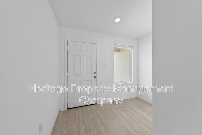 3 bed, 2.0 bath, 1266 sqft, $1,350 — Photo 4