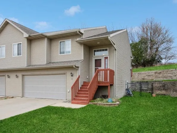 2038 Northland Cir, Coralville, IA 52241