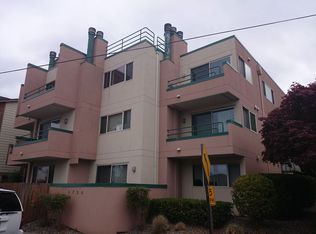 3728 Beach Dr SW APT 3, Seattle, WA 98116