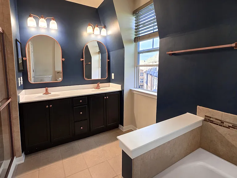 En-suite bathroom