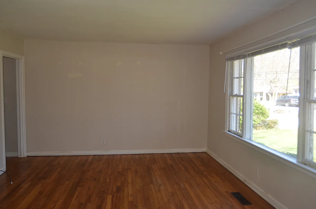 Building Photo - 1371 Dorothy Dr