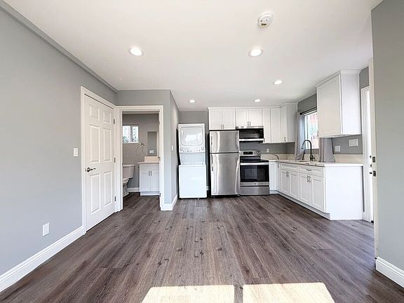 4th image of 7065 1/2 State St