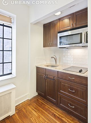 3rd image of 25 Tudor City Pl APT 914