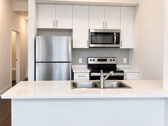 5th image of 470 Dundas St E #103