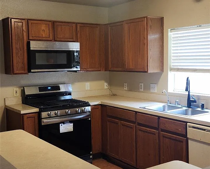 17251 S Summit Canyon Dr — Photo 3